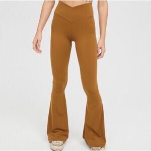 Offline by Aerie Real Me Flare Hi-Rise Short Inseam Crossover Flares Golden EUC